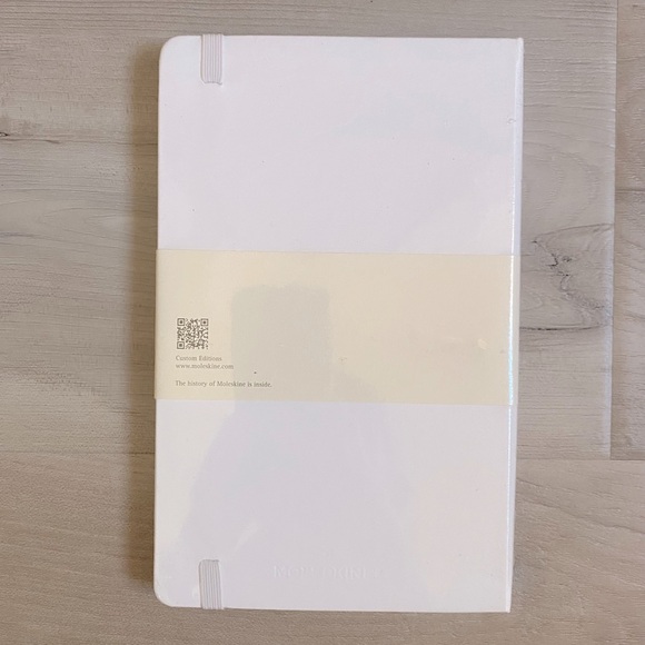 MOLESKINE • NEW! Notebook with NBC Universal Customization - Picture 2 of 7